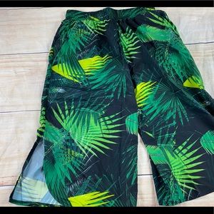 Fabletics Capri Pant Sz xxs. Condition is NWT